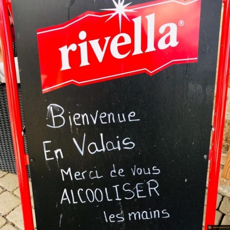 Alcooliser les mains en valais