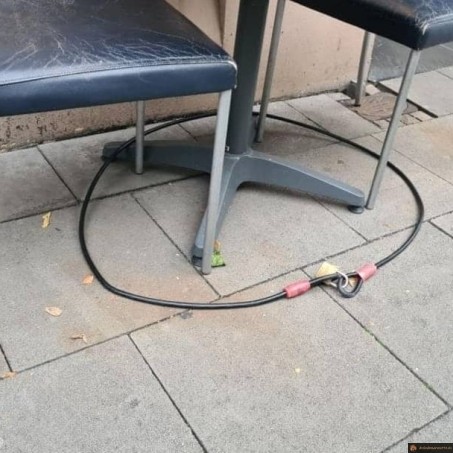 Antivol table et chaises