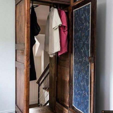 Armoire avec passage secret
