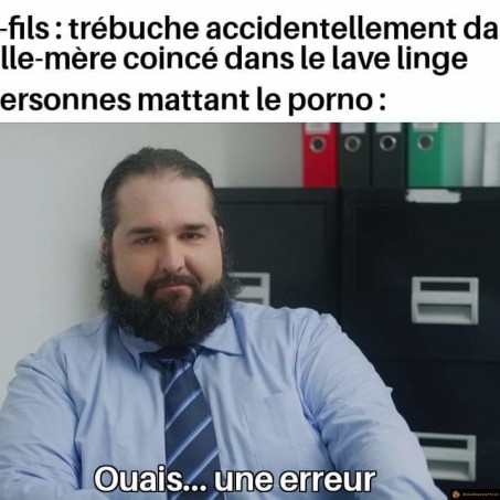Belle-mère coincée dans le lave linge