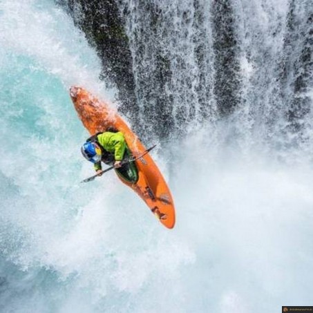 Cascade en kayak