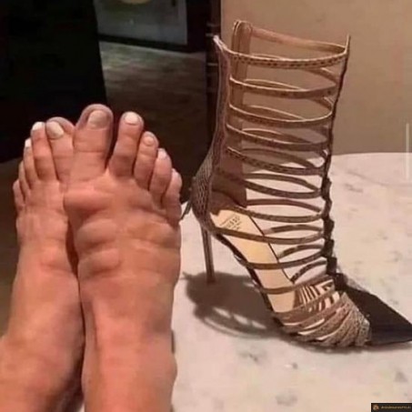 Chaussures étroites