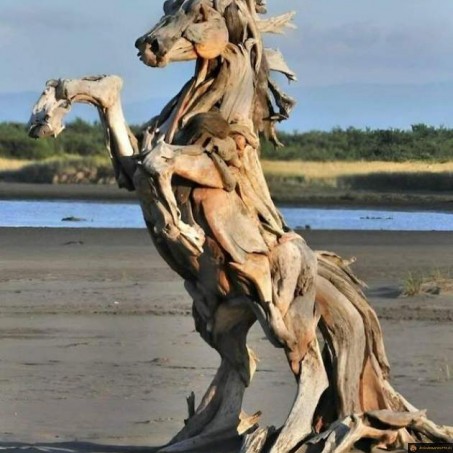 Cheval en bois flotté