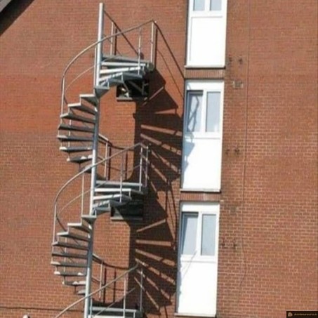 Escalier au mauvais endroit