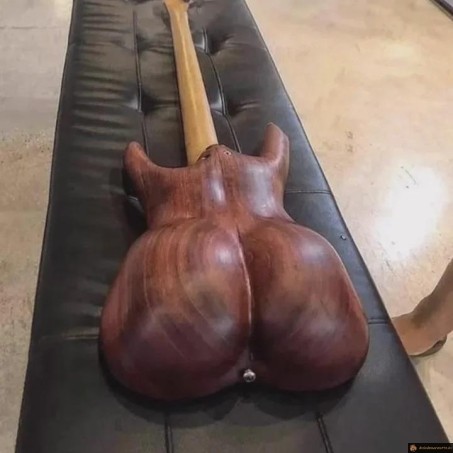 Guitare aux belles formes