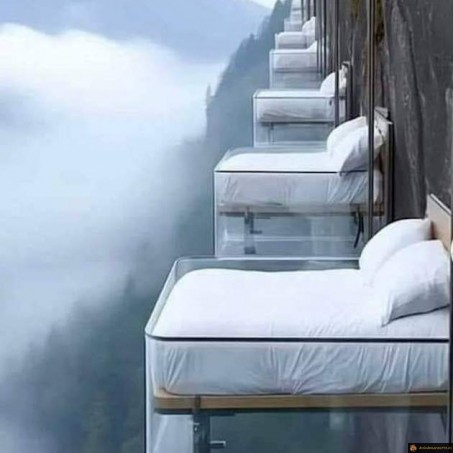 Hotel dans le vide