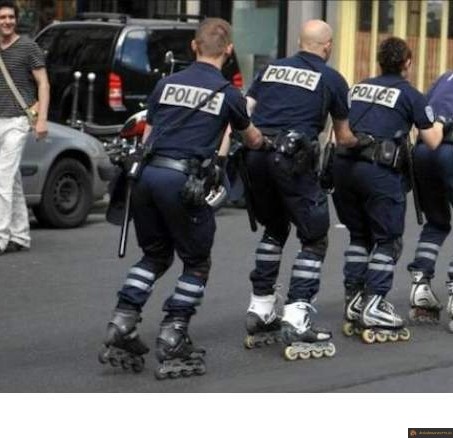 La brigade arrive... à roller