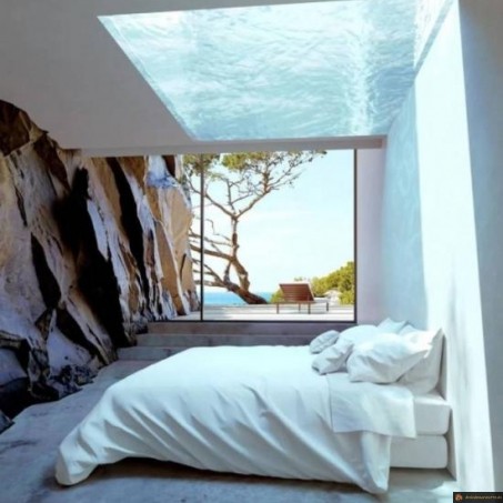 Lit sous piscine
