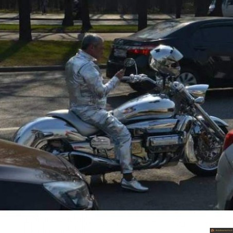 Motard d'acier