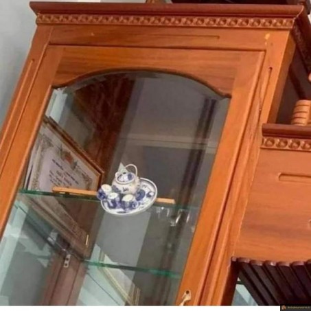 Ne pas ouvrir l'armoire
