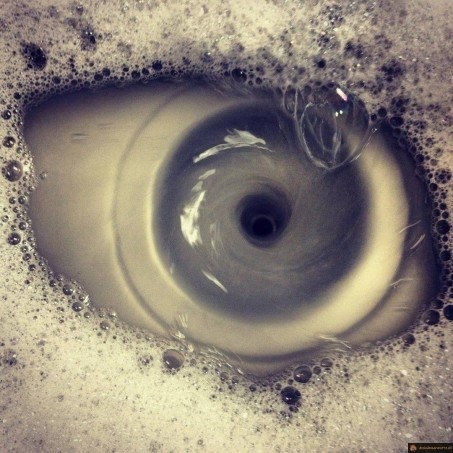Oeil dans l'evier
