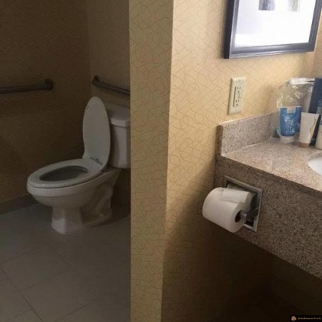 Où est le papier WC?
