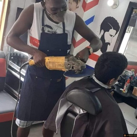 Quand le coiffeur s'enflamme