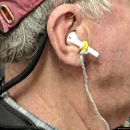 Quand tu en as marre que les écouteurs Apple tombent