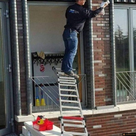 Régis nettoie les caméras
