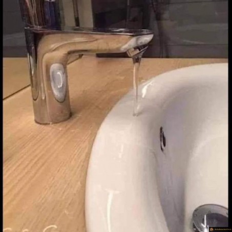 Régis s'est planté dans la salle de bain