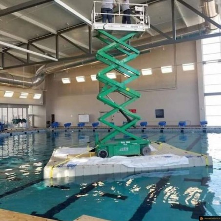 Réparation au dessus d'une piscine
