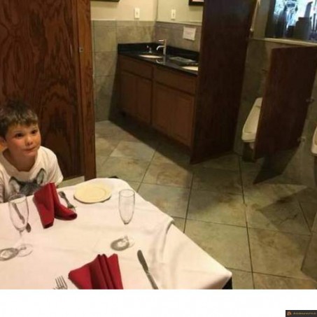 Resto table côté wc