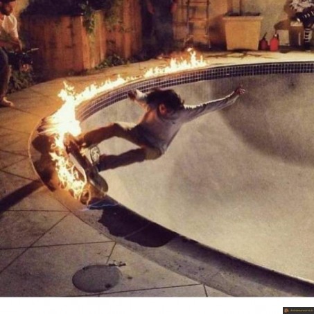 Skateur en feu