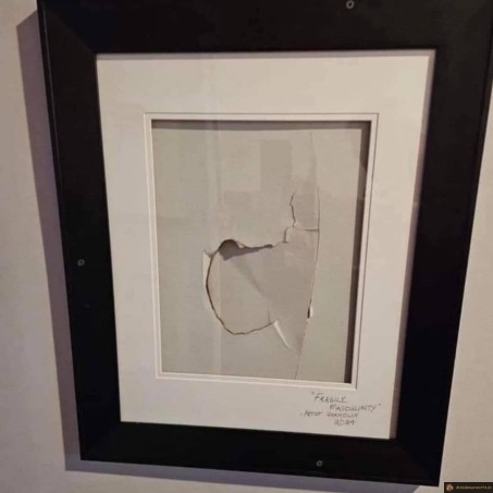 Sublimer un trou dans le mur