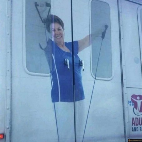 Train poignées