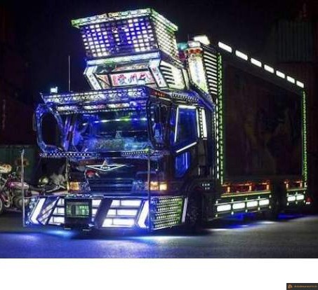 Tuning camion, pour la techno parade?