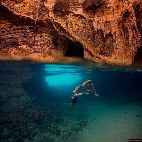 Un beau paysage de grotte