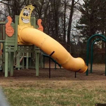 Un toboggan conçu par pedobear