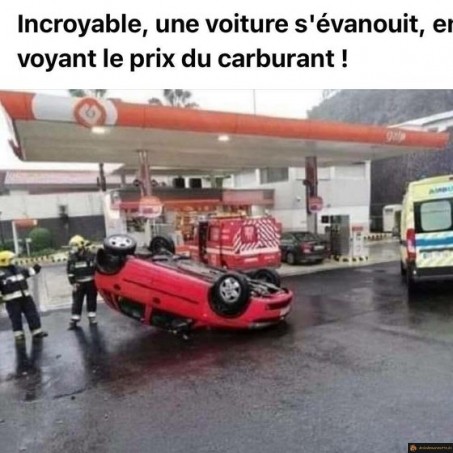 Une voiture s'évanouit