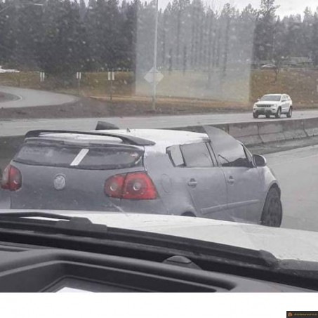 Voiture plate