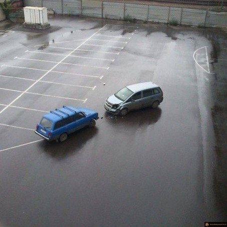 Y avait personne sur le parking...