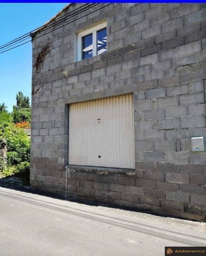 Garage pour voiture sauteuse