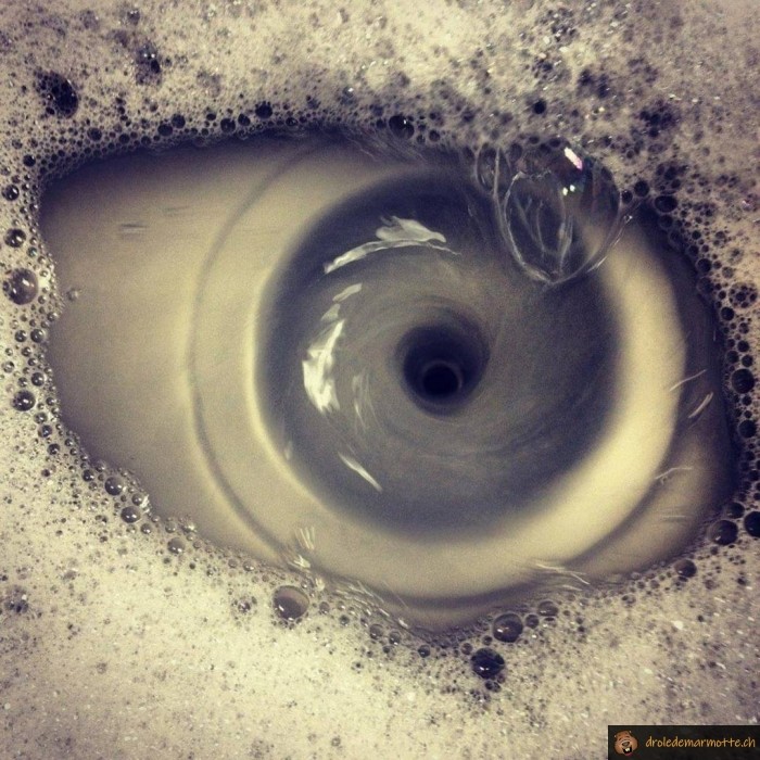 Oeil dans l'evier
