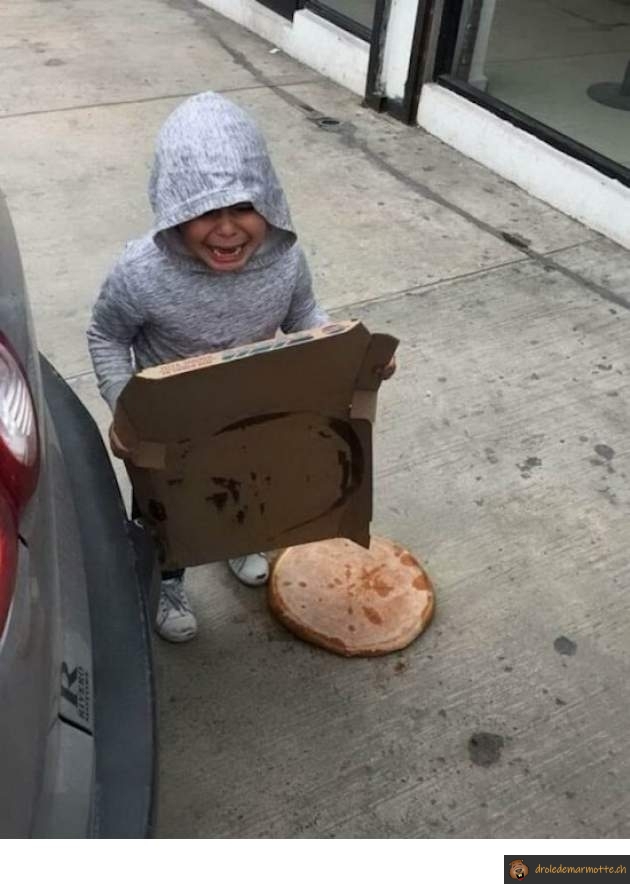 Quand tu laisses ton gosse porter la pizza