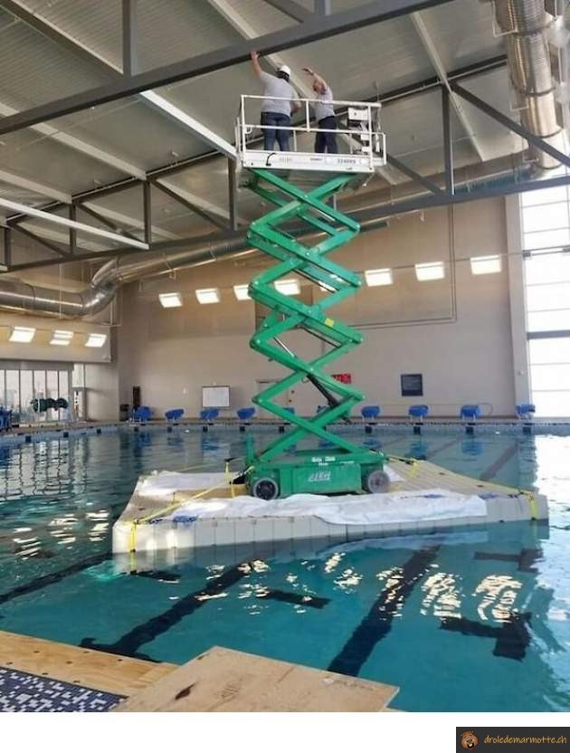 Réparation au dessus d'une piscine