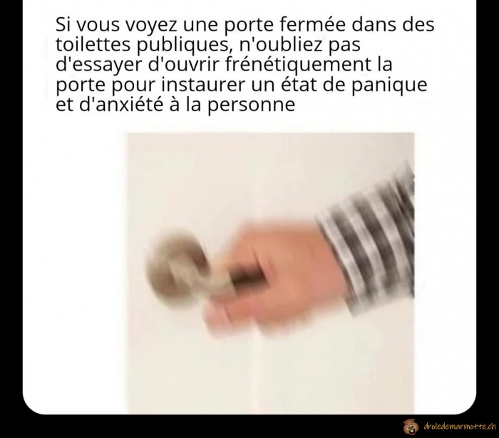 Wc public et porte fermée