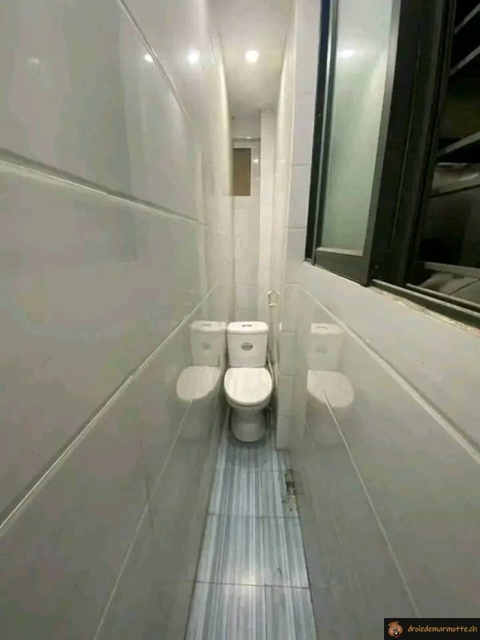 Wc très étroit