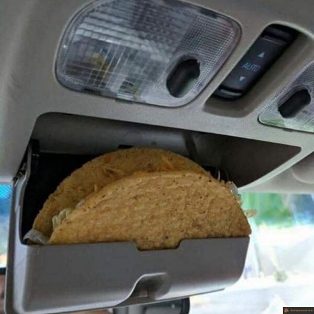 Porte tacos dans la voiture
